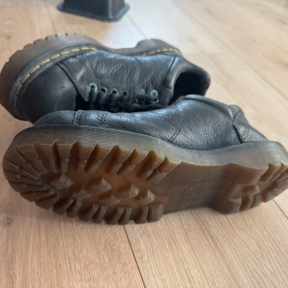 Dr. Martens Black Leather Oxford Shoes โ Unisex Size US 9M - Picture 3 of 9